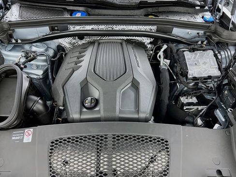 New 2026 Porsche Macan image 32