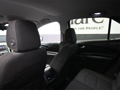 Used 2020 Chevrolet Equinox LT image 24