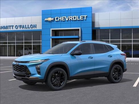 New 2026 Chevrolet Trax ACTIV w/ Sunroof Package FWD image 2