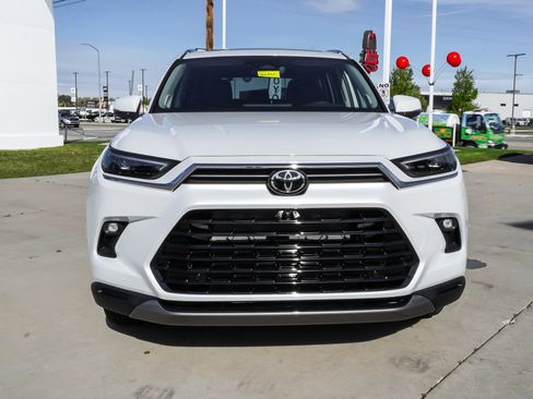 New 2026 Toyota Grand Highlander Limited image 3