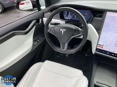 Used 2018 Tesla Model X 75D image 38