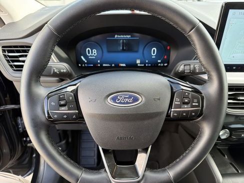 Used 2025 Ford Escape Platinum AWD/4WD image 16