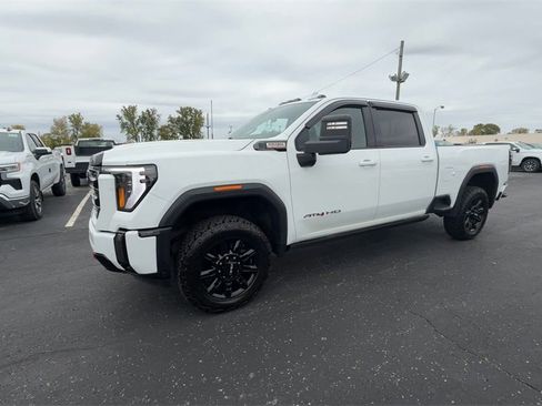 Used 2024 GMC Sierra 2500 AT4 w/ AT4 Premium Plus Package image 4