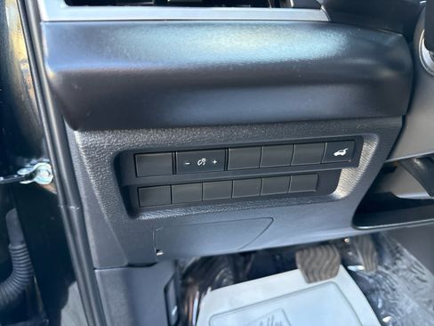 Used 2024 Mitsubishi Outlander SE image 19