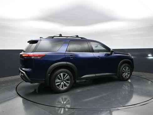 Used 2026 Nissan Pathfinder SL FWD image 7