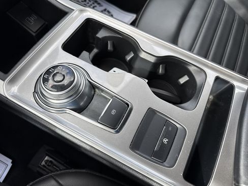 Used 2024 Ford Edge SEL image 25