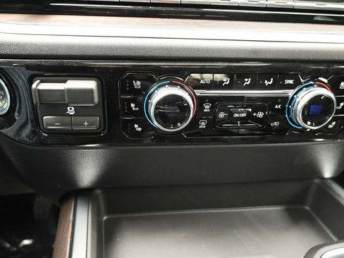 New 2026 GMC Sierra 1500 SLT w/ SLT Premium Plus Package image 18