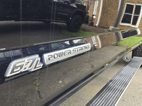 Used 2021 Ford F250 Lariat w/ Lariat Ultimate Package image 16