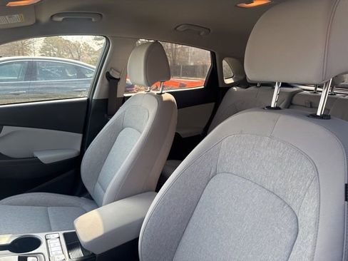 Used 2023 Hyundai Kona SE w/ Cargo Package image 14