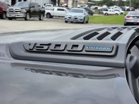 New 2026 RAM 1500 Express AWD/4WD image 9