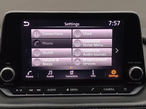 Used 2023 Nissan Rogue SV FWD image 25