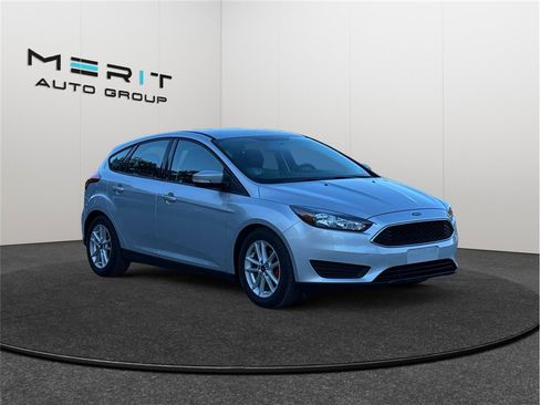 Used 2015 Ford Focus SE image 1