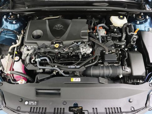 Used 2025 Toyota Camry SE image 38