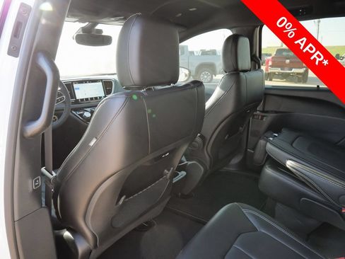 New 2026 Chrysler Pacifica Select FWD image 43