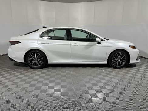 Used 2024 Toyota Camry XLE w/ Navigation Package AWD/4WD image 9