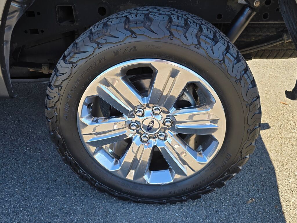 Used 2019 Ford F150 XLT w/ Equipment Group 302A Luxury AWD/4WD image 9