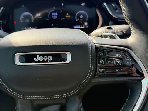 Used 2022 Jeep Grand Cherokee L Overland image 17