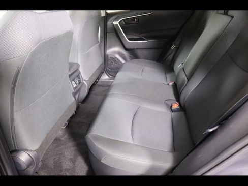 Used 2020 Toyota RAV4 LE image 16
