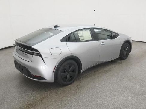 Used 2026 Toyota Prius Plug-In Hybrid FWD image 12
