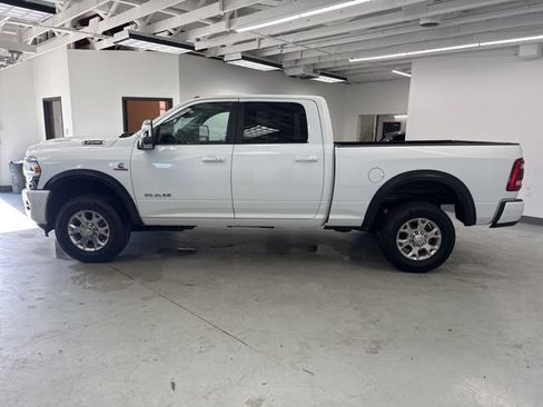 Used 2024 RAM 2500 Laramie AWD/4WD image 12