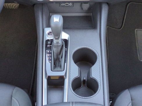 Used 2025 Nissan Altima 2.5 SV image 18