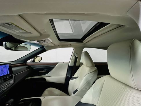 Used 2025 Lexus ES 350 w/ Premium Package FWD image 21