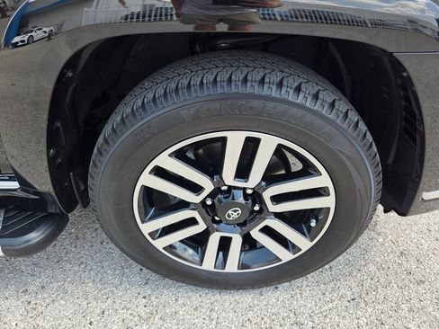 Used 2023 Toyota 4Runner Limited AWD/4WD image 18