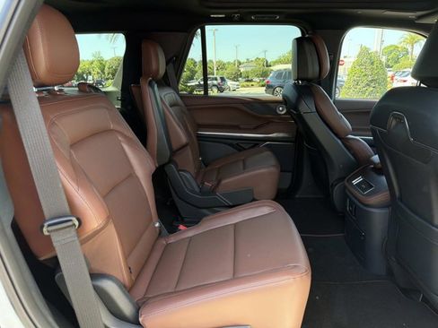 New 2026 Lincoln Navigator Reserve AWD/4WD image 21