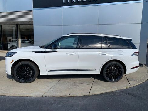 New 2026 Lincoln Aviator Reserve w/ Jet Appearance Package AWD/4WD image 9