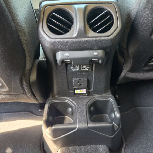 Used 2026 Jeep Wrangler Unlimited Rubicon AWD/4WD image 16