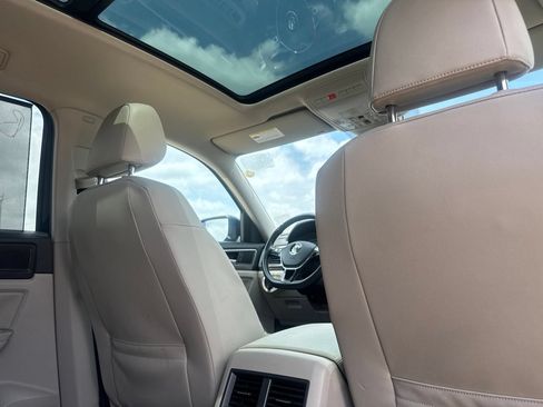 Used 2020 Volkswagen Atlas SEL FWD image 30