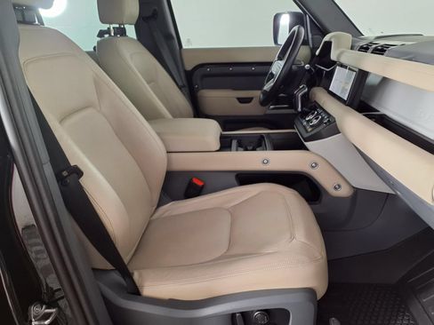 Used 2024 Land Rover Defender 110 S AWD/4WD image 9
