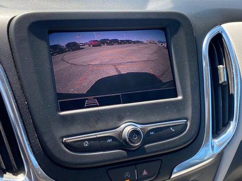 Certified 2022 Chevrolet Equinox LS FWD image 10