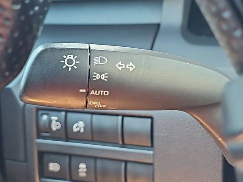 Used 2024 Toyota Tacoma SR image 28