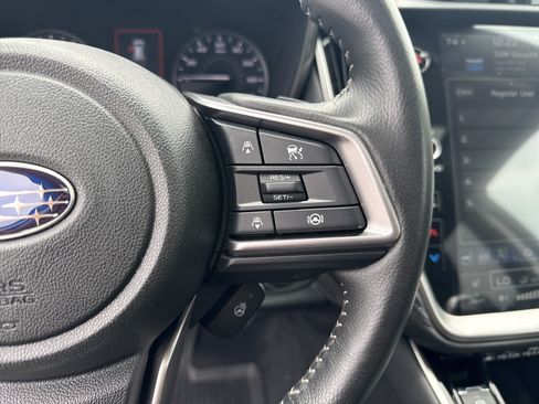 Used 2025 Subaru Outback Limited AWD/4WD image 19