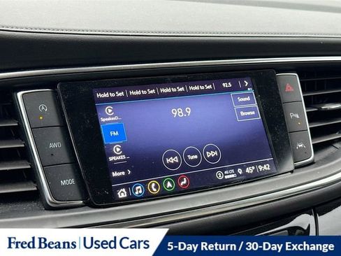 Used 2024 Buick Enclave Avenir w/ Avenir Technology Package image 17