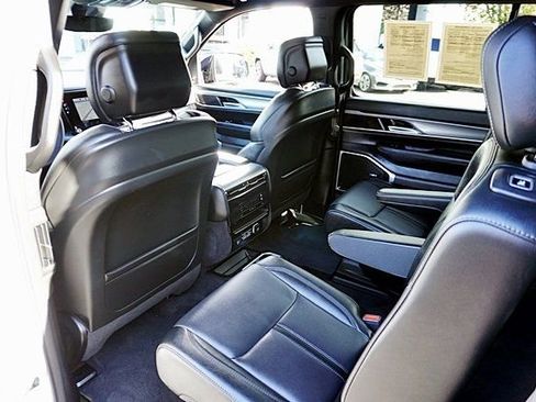 Certified 2025 Jeep Wagoneer Series II image 17