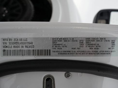 Used 2025 RAM 2500 Limited image 31