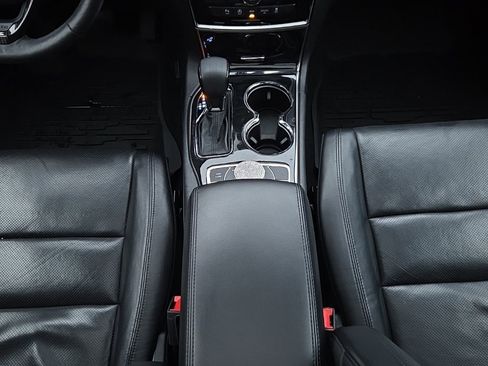 Used 2019 Jeep Grand Cherokee Limited w/ Luxury Group II image 23