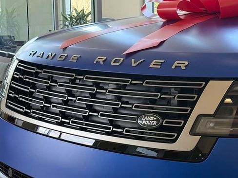 New 2025 Land Rover Range Rover Long Wheelbase SE AWD/4WD image 4