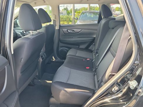 Certified 2020 Nissan Rogue SV FWD image 11