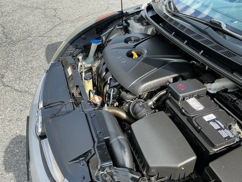 Used 2012 Hyundai Elantra Limited FWD image 31