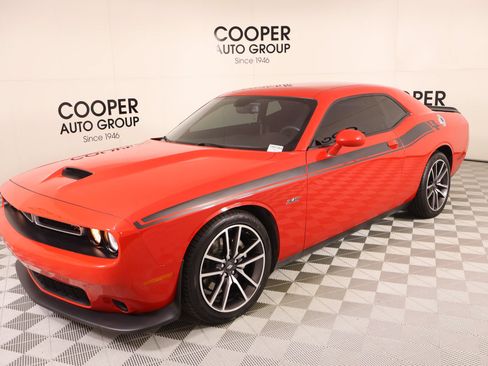 Used 2023 Dodge Challenger R/T RWD image 9