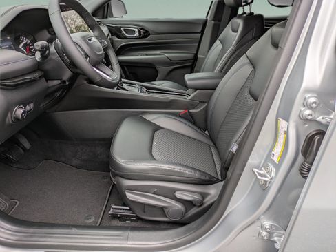 New 2026 Jeep Compass Latitude AWD/4WD image 21