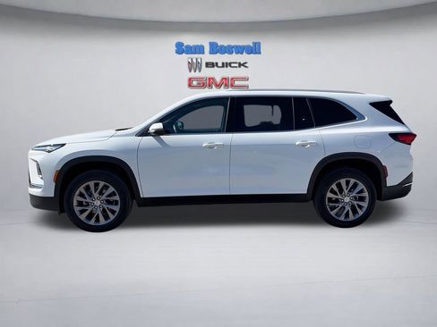 Used 2025 Buick Enclave Preferred w/ Power Package image 5