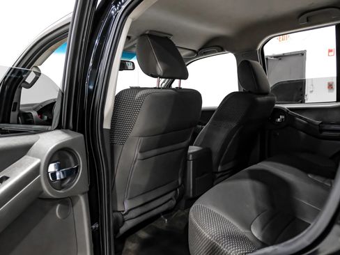 Used 2015 Nissan Xterra PRO-4X AWD/4WD image 34