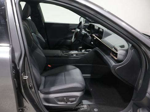 Used 2023 Toyota Crown AWD/4WD image 23
