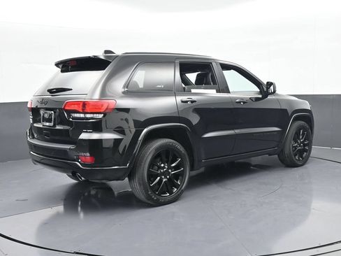 Used 2020 Jeep Grand Cherokee Altitude RWD image 6