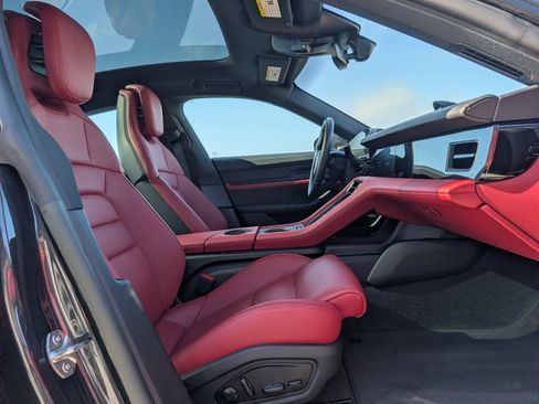 Used 2024 Porsche Taycan image 17