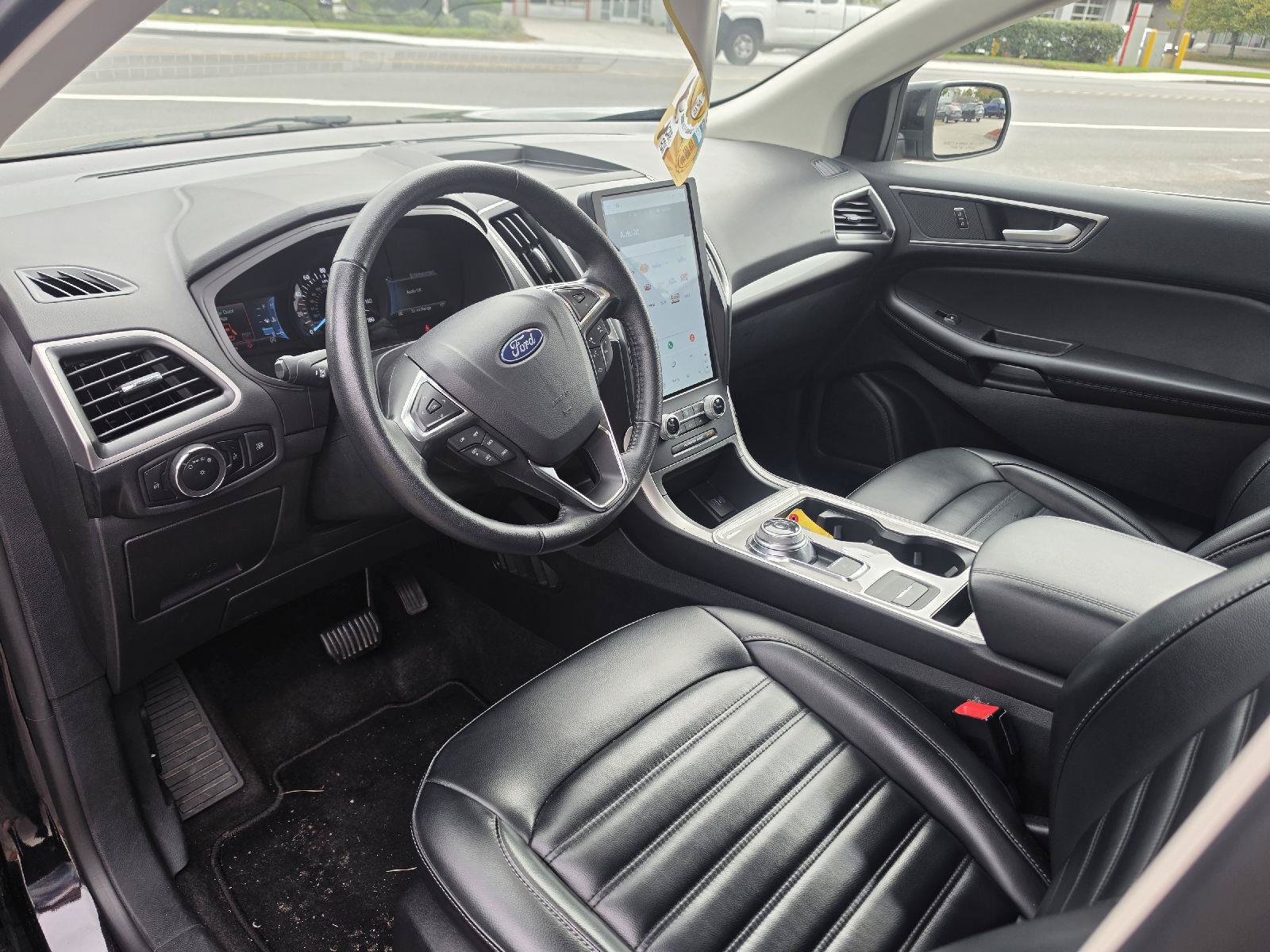 Used 2024 Ford Edge SEL AWD/4WD image 12
